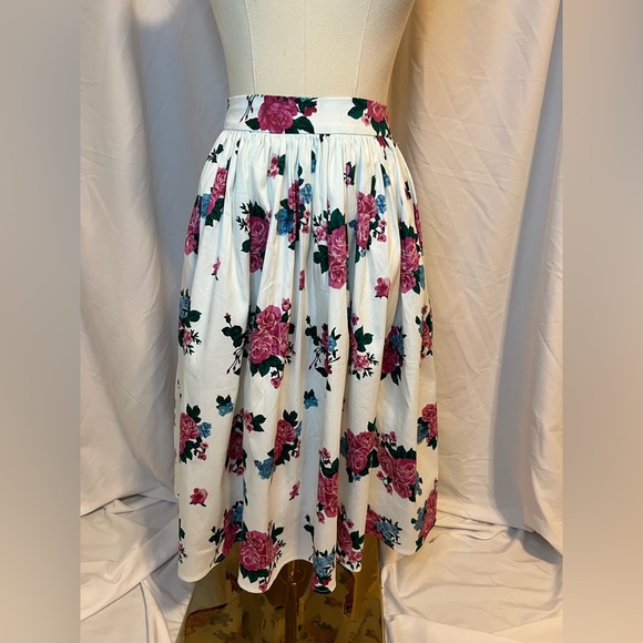 Collectif Jasmine Floral Swing skirt | XS NWT (UK 8) - Picture 4 of 7